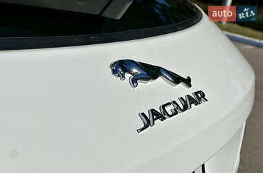 Позашляховик / Кросовер Jaguar F-Pace 2017 в 