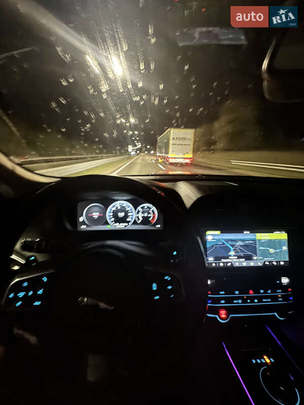 Позашляховик / Кросовер Jaguar F-Pace 2016 в Ірпені фото 6 Позашляховик / Кросовер Jaguar F-Pace 2016 в Ірпені