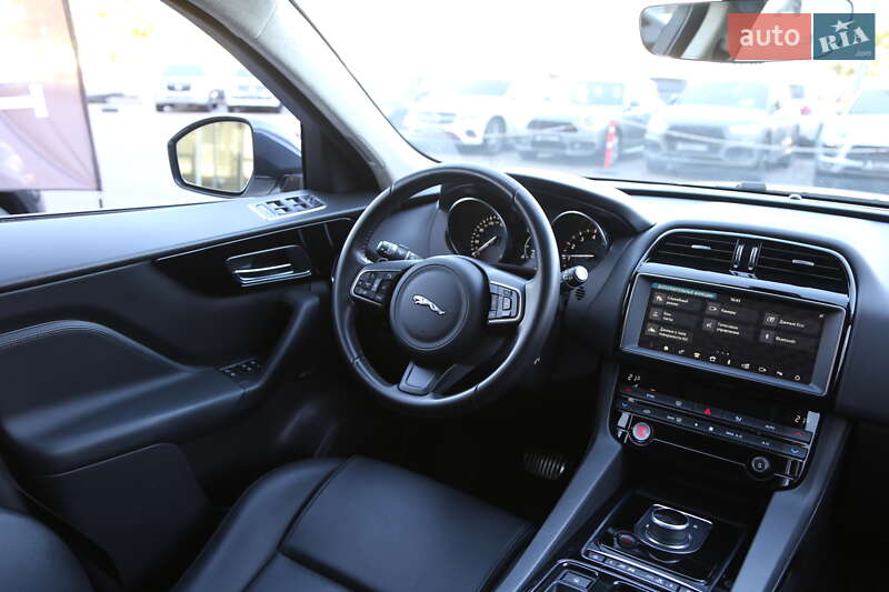 Позашляховик / Кросовер Jaguar F-Pace 2018 в Києві
