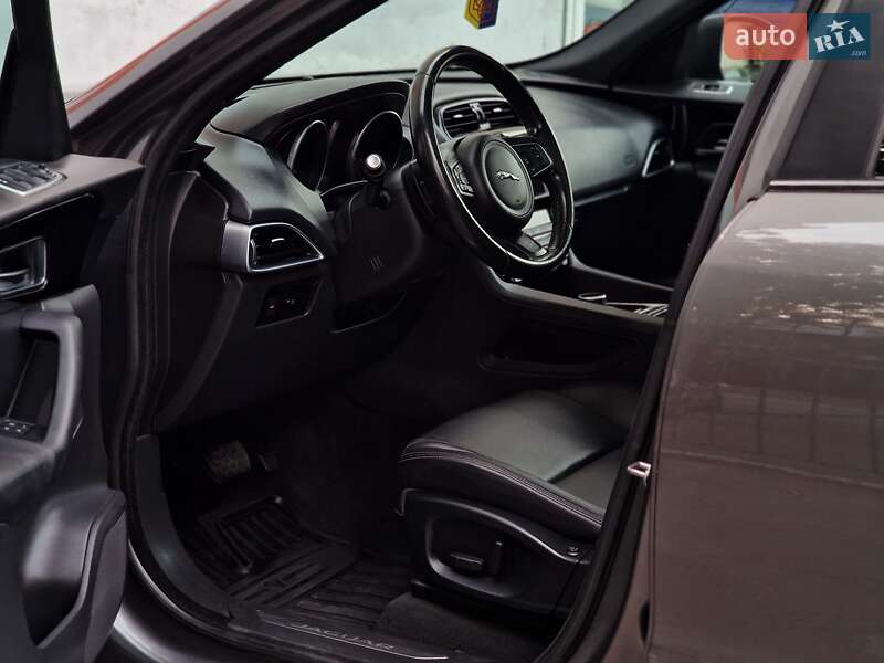 Внедорожник / Кроссовер Jaguar F-Pace 2016 в Одессе