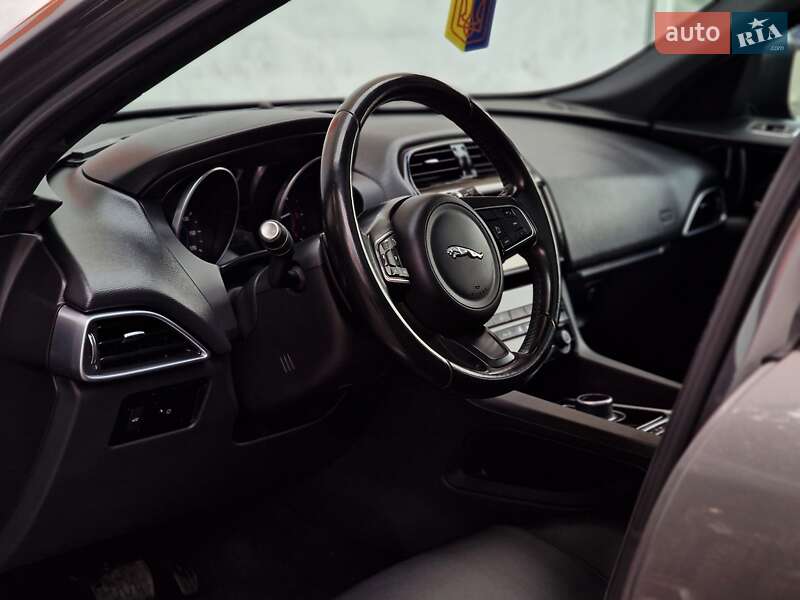 Внедорожник / Кроссовер Jaguar F-Pace 2016 в Одессе