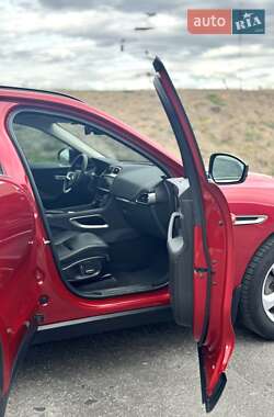 Позашляховик / Кросовер Jaguar F-Pace 2020 в 