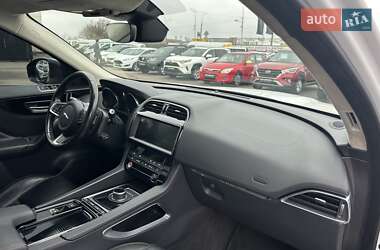 Позашляховик / Кросовер Jaguar F-Pace 2020 в 