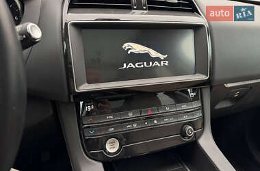 Позашляховик / Кросовер Jaguar F-Pace 2020 в 