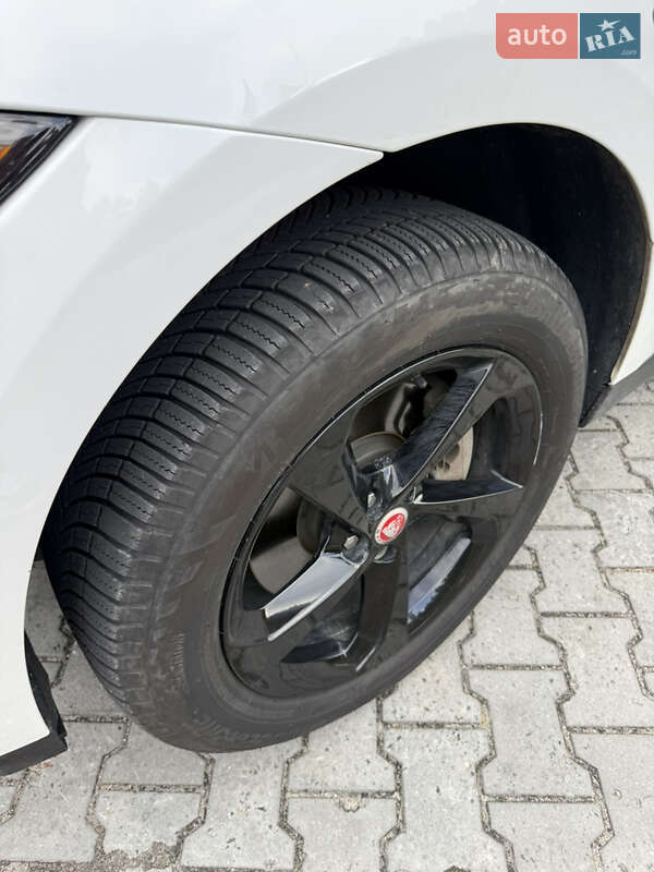 Позашляховик / Кросовер Jaguar F-Pace 2017 в Львові фото 22 Позашляховик / Кросовер Jaguar F-Pace 2017 в Львові