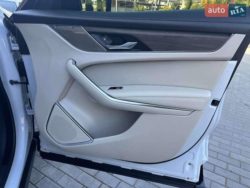 Внедорожник / Кроссовер Jaguar F-Pace 2021 в Ровно