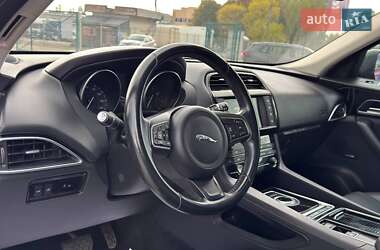 Внедорожник / Кроссовер Jaguar F-Pace 2018 в 