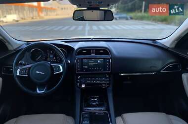 Позашляховик / Кросовер Jaguar F-Pace 2017 в 