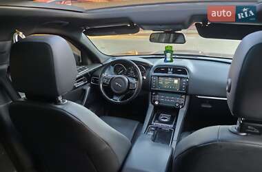 Позашляховик / Кросовер Jaguar F-Pace 2018 в 