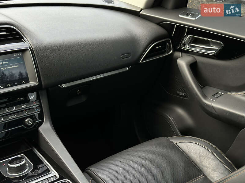 Позашляховик / Кросовер Jaguar F-Pace 2017 в Луцьку