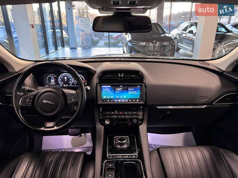 Позашляховик / Кросовер Jaguar F-Pace 2017 в Львові фото 42 Позашляховик / Кросовер Jaguar F-Pace 2017 в Львові