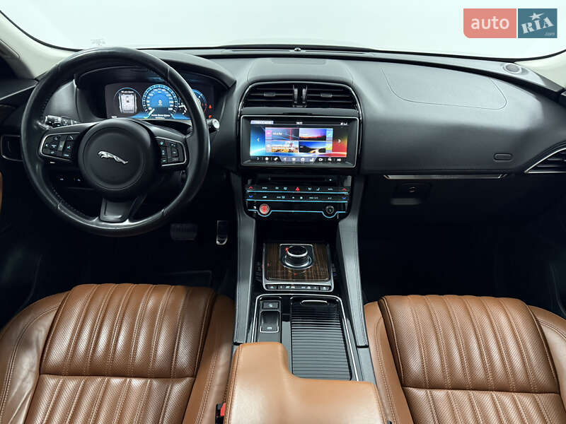 Внедорожник / Кроссовер Jaguar F-Pace 2016 в Одессе фото 17 Внедорожник / Кроссовер Jaguar F-Pace 2016 в Одессе