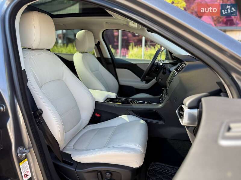 Позашляховик / Кросовер Jaguar F-Pace 2017 в Києві