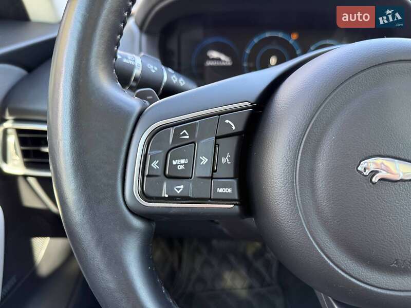 Позашляховик / Кросовер Jaguar F-Pace 2017 в Києві