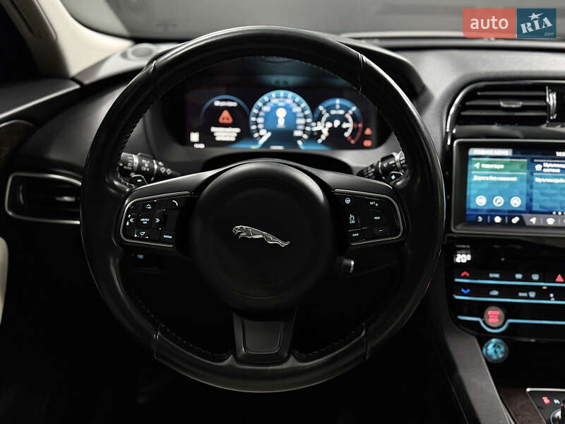 Позашляховик / Кросовер Jaguar F-Pace 2016 в Одесі фото 19 Позашляховик / Кросовер Jaguar F-Pace 2016 в Одесі