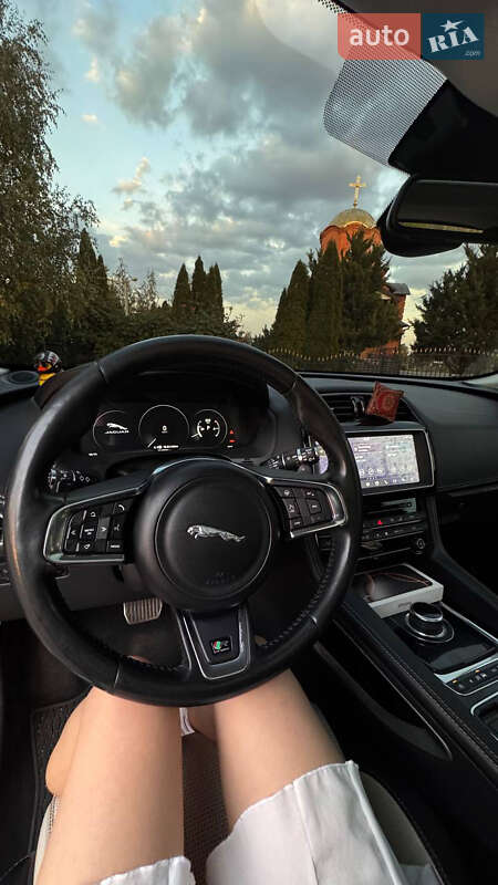 Внедорожник / Кроссовер Jaguar F-Pace 2017 в Киеве фото 16 Внедорожник / Кроссовер Jaguar F-Pace 2017 в Киеве