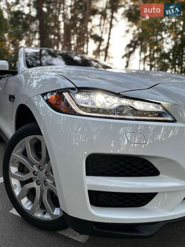 Позашляховик / Кросовер Jaguar F-Pace 2016 в Білогородці