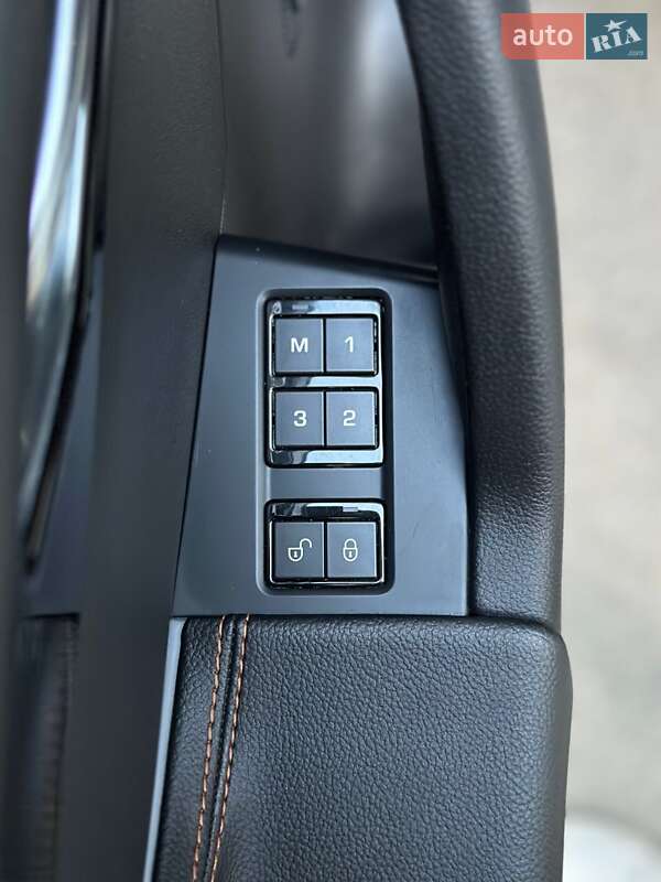 Позашляховик / Кросовер Jaguar F-Pace 2016 в Білогородці