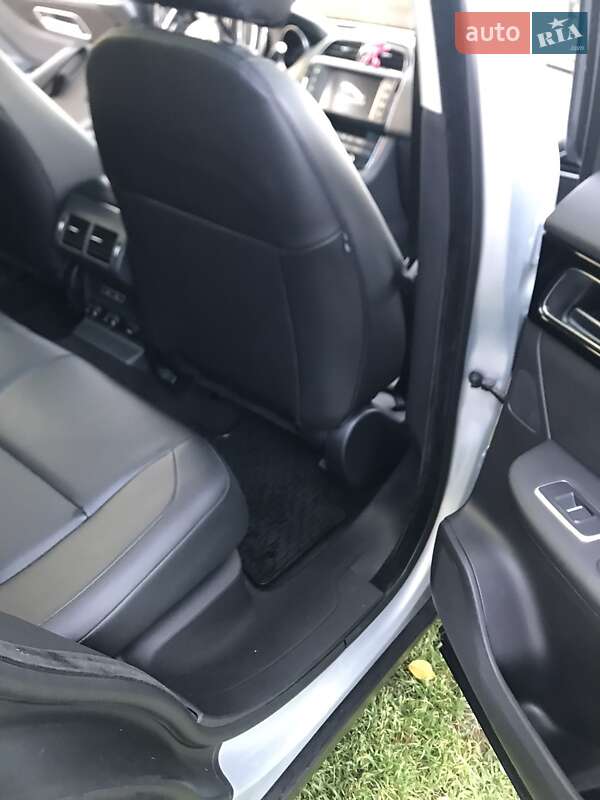 Внедорожник / Кроссовер Jaguar F-Pace 2017 в Кривом Роге