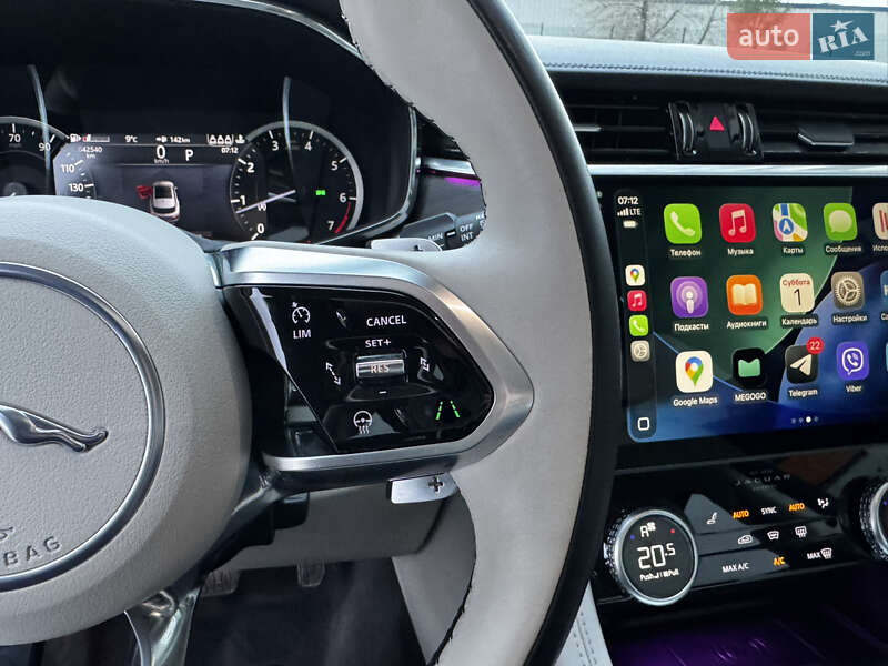 Внедорожник / Кроссовер Jaguar F-Pace 2022 в Киеве