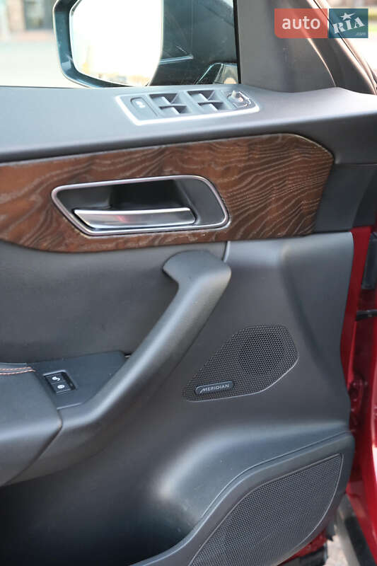 Внедорожник / Кроссовер Jaguar F-Pace 2016 в Киеве