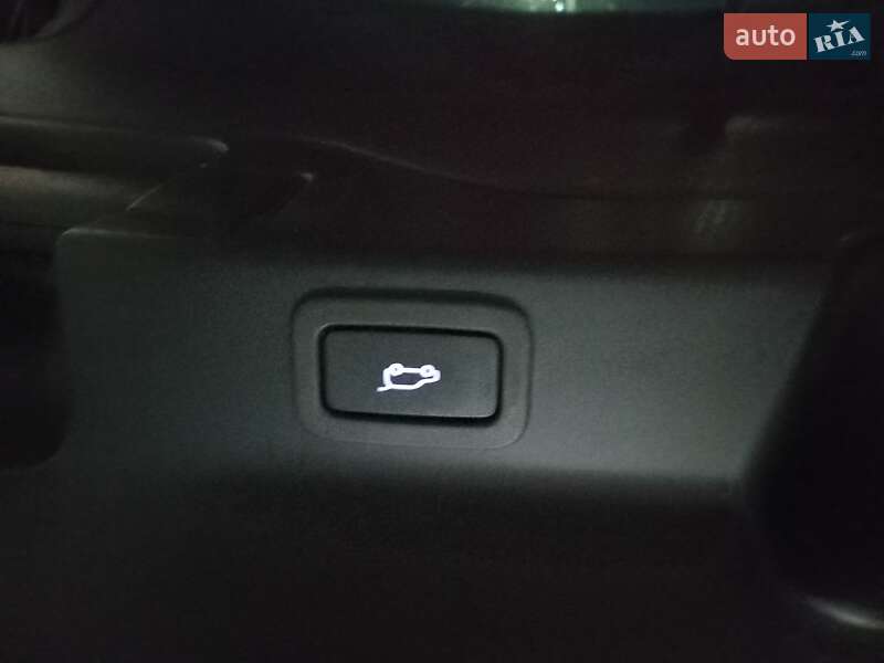 Позашляховик / Кросовер Jaguar F-Pace 2016 в Києві