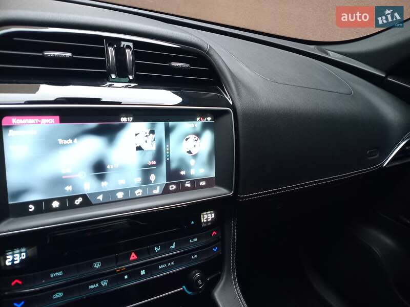 Позашляховик / Кросовер Jaguar F-Pace 2016 в Києві