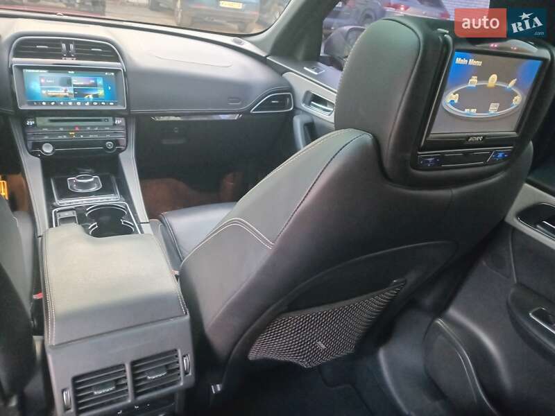 Позашляховик / Кросовер Jaguar F-Pace 2016 в Києві