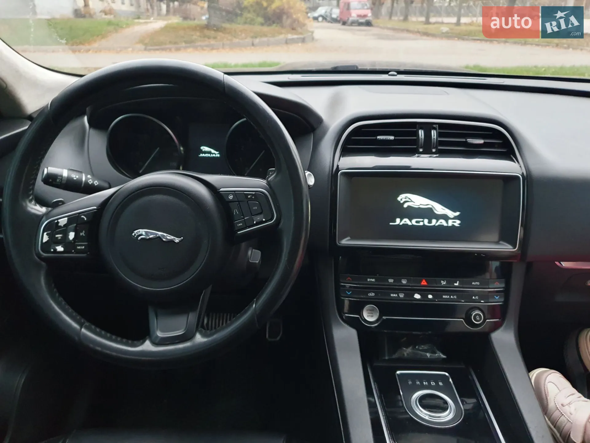 2019 Jaguar F-Pace - мініатюра 18