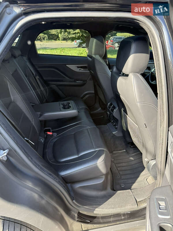 Внедорожник / Кроссовер Jaguar F-Pace 2016 в Луцке