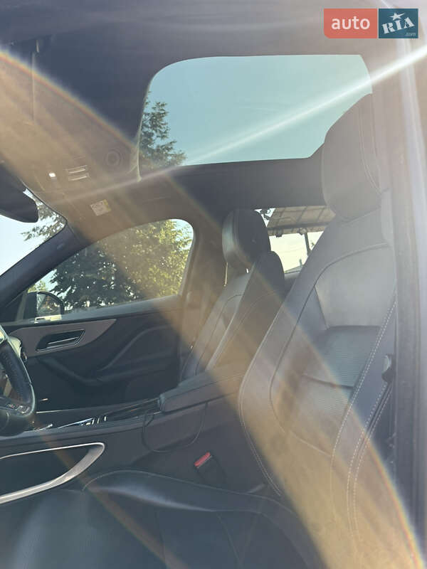 Внедорожник / Кроссовер Jaguar F-Pace 2016 в Луцке