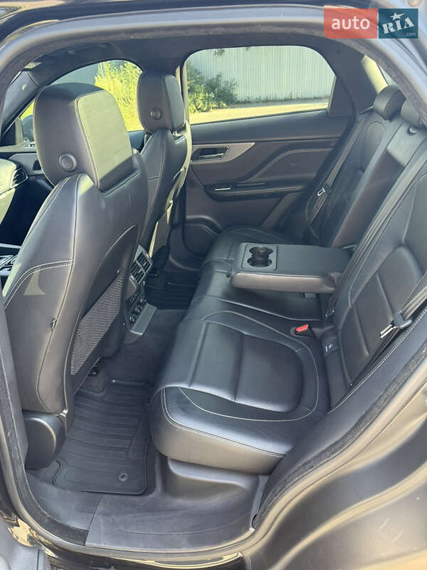 Внедорожник / Кроссовер Jaguar F-Pace 2016 в Луцке