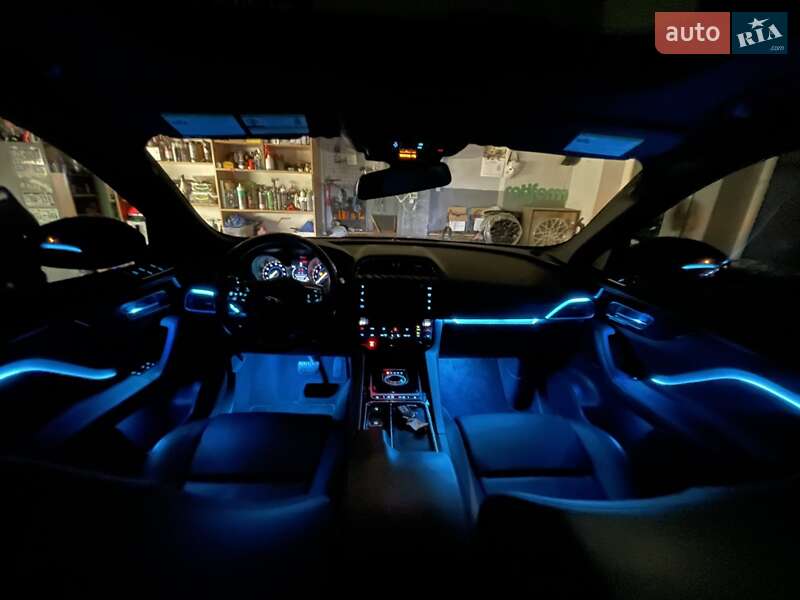 Позашляховик / Кросовер Jaguar F-Pace 2017 в Львові фото 17 Позашляховик / Кросовер Jaguar F-Pace 2017 в Львові