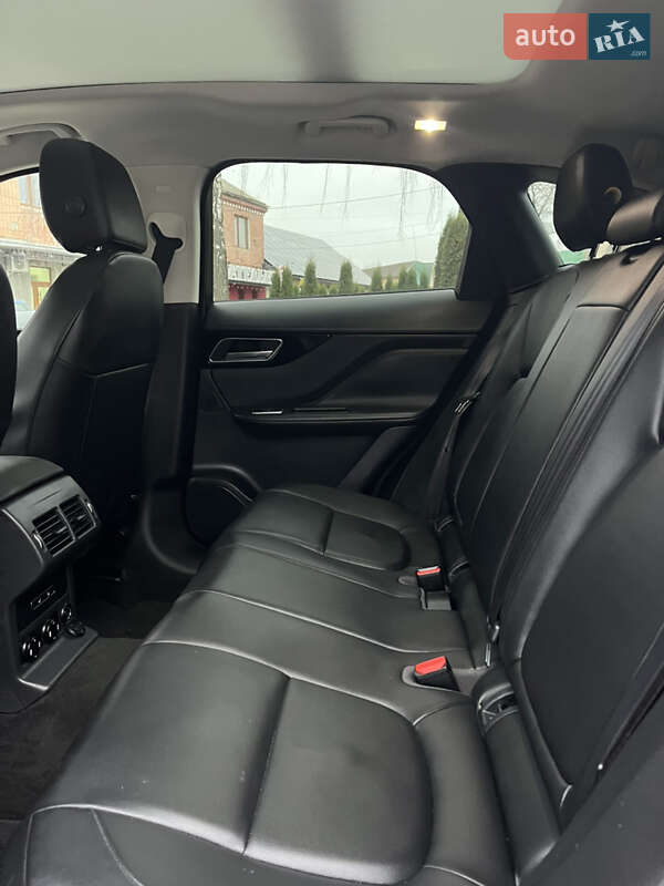 Позашляховик / Кросовер Jaguar F-Pace 2018 в Дубні