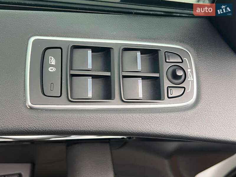 Внедорожник / Кроссовер Jaguar F-Pace 2018 в Львове фото 20 Внедорожник / Кроссовер Jaguar F-Pace 2018 в Львове
