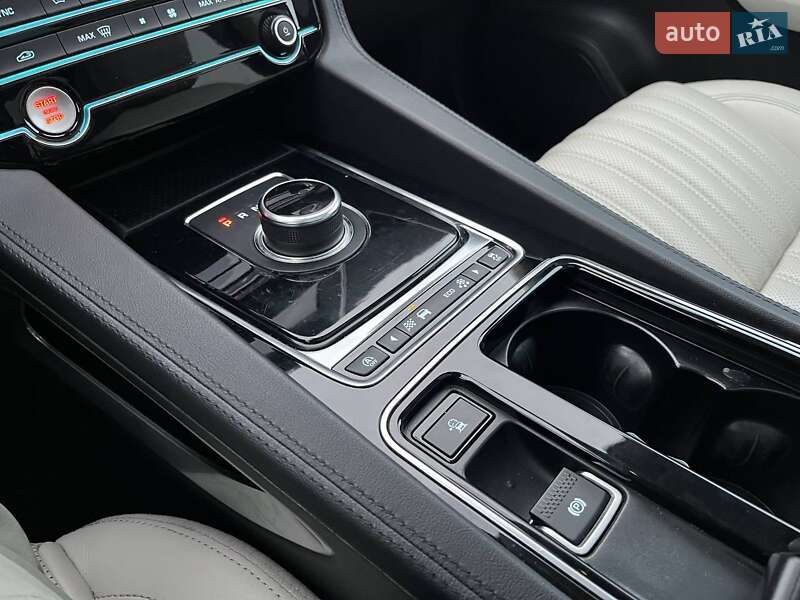 Позашляховик / Кросовер Jaguar F-Pace 2018 в Києві