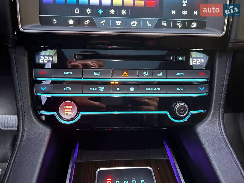 Позашляховик / Кросовер Jaguar F-Pace 2016 в Києві фото 22 Позашляховик / Кросовер Jaguar F-Pace 2016 в Києві