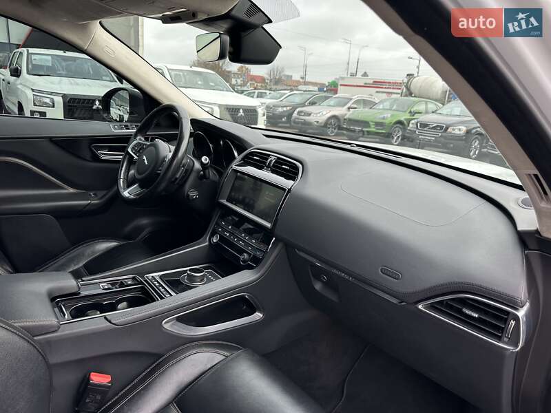 Позашляховик / Кросовер Jaguar F-Pace 2020 в Києві фото 34 Позашляховик / Кросовер Jaguar F-Pace 2020 в Києві