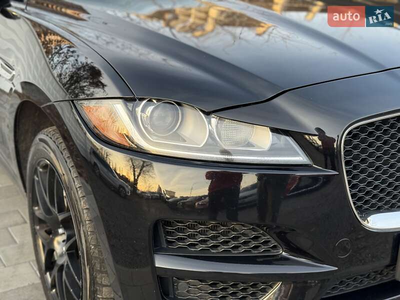 Внедорожник / Кроссовер Jaguar F-Pace 2016 в Киеве