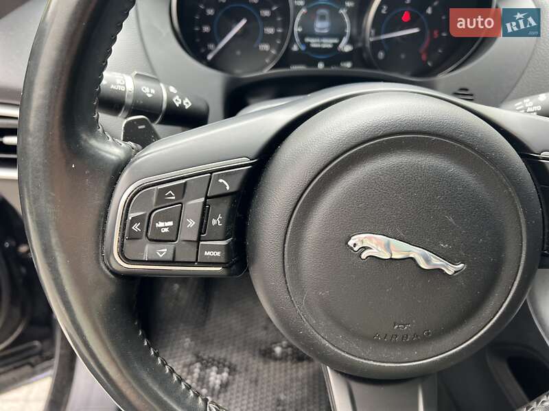 Внедорожник / Кроссовер Jaguar F-Pace 2016 в Киеве
