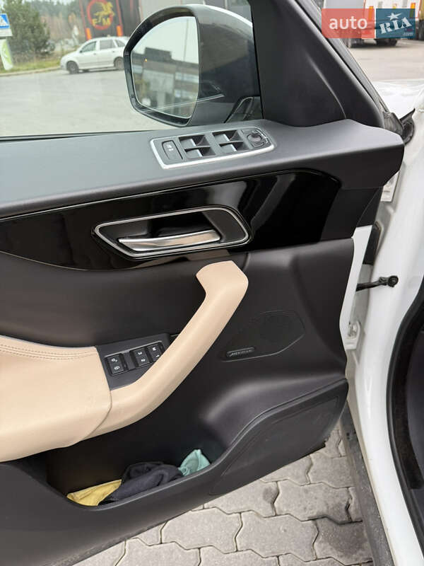 Позашляховик / Кросовер Jaguar F-Pace 2017 в Львові