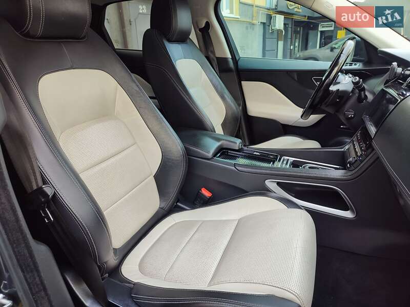 Внедорожник / Кроссовер Jaguar F-Pace 2017 в Ивано-Франковске