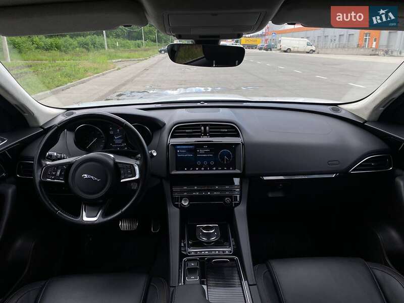 Позашляховик / Кросовер Jaguar F-Pace 2018 в Києві
