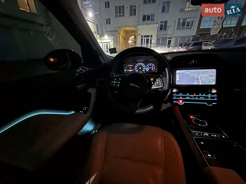 Внедорожник / Кроссовер Jaguar F-Pace 2016 в Хмельницком фото 23 Внедорожник / Кроссовер Jaguar F-Pace 2016 в Хмельницком