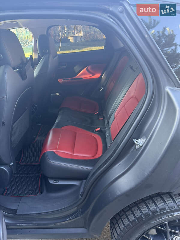 Внедорожник / Кроссовер Jaguar F-Pace 2016 в Киеве