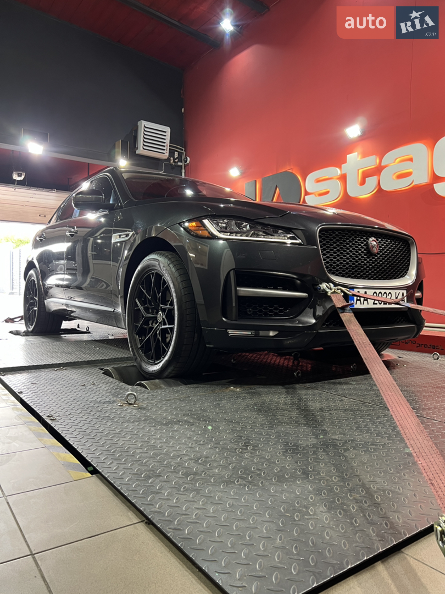 2016 Jaguar F-Pace - мініатюра 19