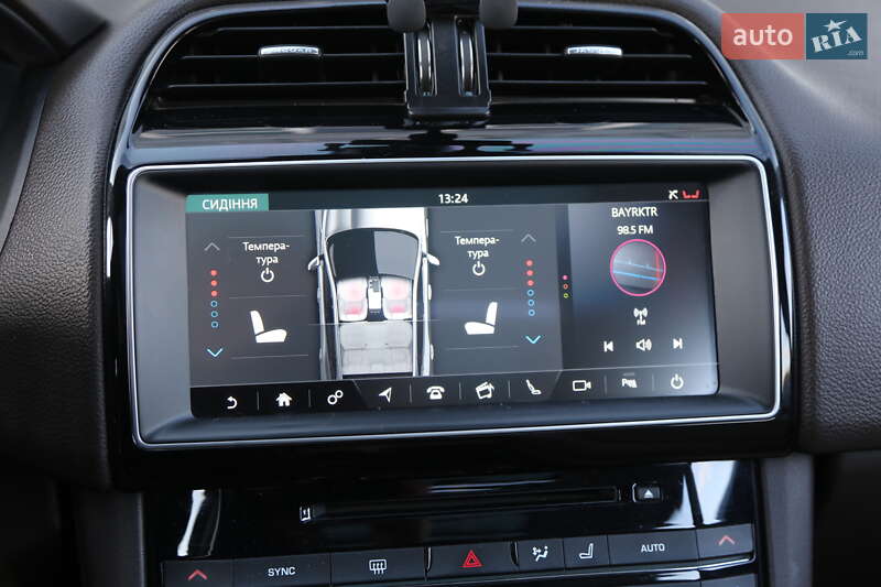 Внедорожник / Кроссовер Jaguar F-Pace 2016 в Киеве