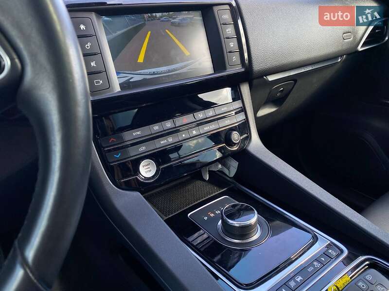 Позашляховик / Кросовер Jaguar F-Pace 2017 в Києві