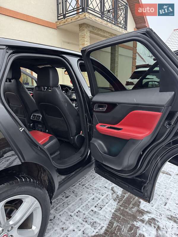 Позашляховик / Кросовер Jaguar F-Pace 2017 в Нововолинську