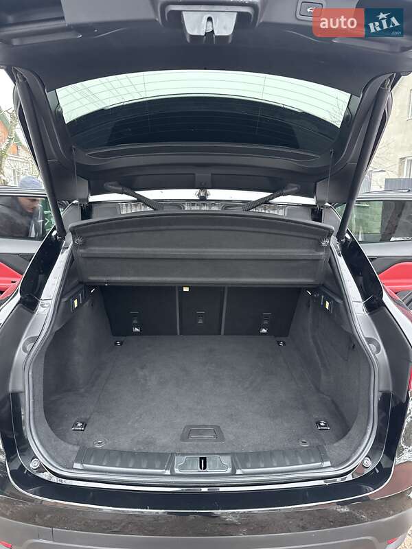 Позашляховик / Кросовер Jaguar F-Pace 2017 в Нововолинську